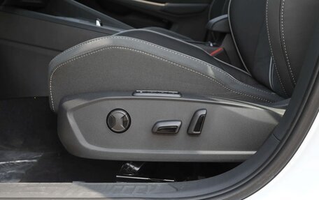 Volkswagen Golf VIII, 2022 год, 2 052 000 рублей, 16 фотография
