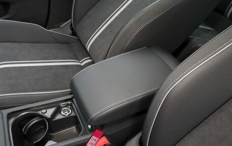 Volkswagen Golf VIII, 2022 год, 2 052 000 рублей, 18 фотография