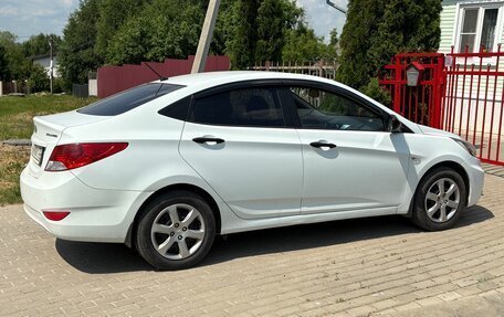 Hyundai Solaris II рестайлинг, 2013 год, 800 000 рублей, 4 фотография