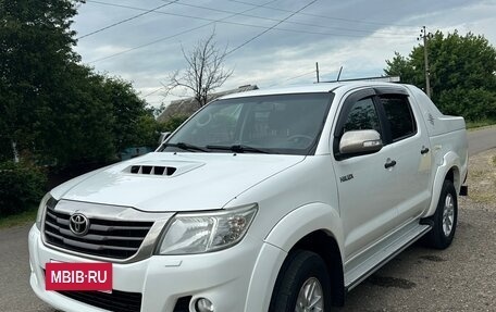 Toyota Hilux VII, 2014 год, 2 300 000 рублей, 2 фотография
