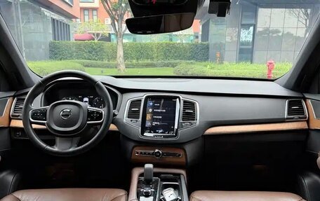 Volvo XC90 II рестайлинг, 2022 год, 4 505 000 рублей, 7 фотография