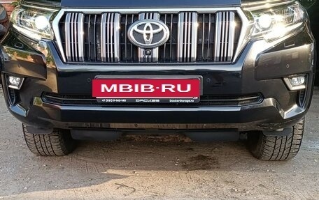 Toyota Land Cruiser Prado 150 рестайлинг 2, 2018 год, 4 900 000 рублей, 7 фотография