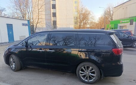 KIA Carnival III, 2018 год, 2 800 000 рублей, 4 фотография
