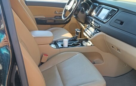 KIA Carnival III, 2018 год, 2 800 000 рублей, 11 фотография