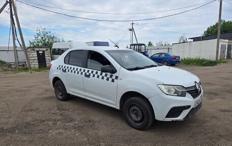 Renault Logan II, 2018 год, 310 000 рублей, 3 фотография