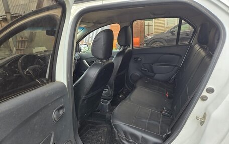 Renault Logan II, 2018 год, 310 000 рублей, 7 фотография
