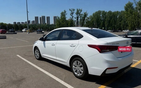 Hyundai Solaris II рестайлинг, 2018 год, 799 000 рублей, 3 фотография