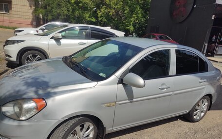 Hyundai Verna II, 2008 год, 590 000 рублей, 2 фотография