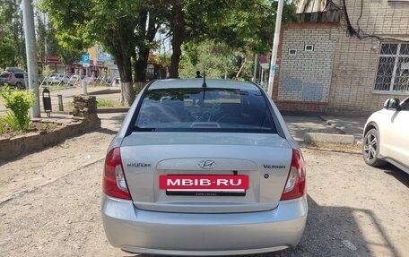 Hyundai Verna II, 2008 год, 590 000 рублей, 3 фотография
