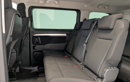 Peugeot Traveller I, 2019 год, 3 350 000 рублей, 12 фотография