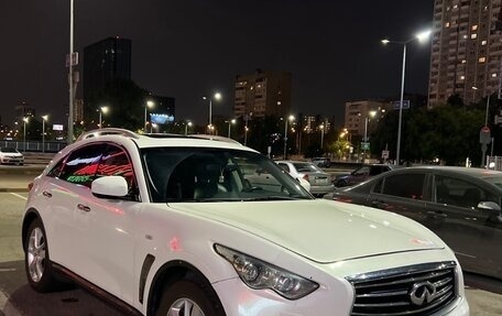 Infiniti FX II, 2012 год, 2 100 000 рублей, 1 фотография