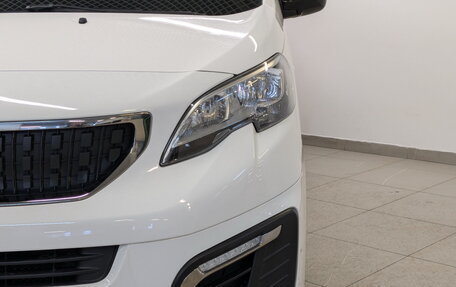 Peugeot Traveller I, 2019 год, 3 350 000 рублей, 18 фотография