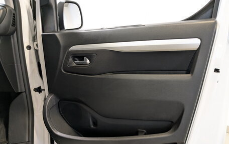 Peugeot Traveller I, 2019 год, 3 350 000 рублей, 25 фотография