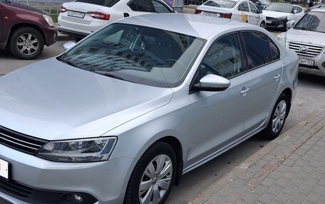 Volkswagen Jetta VI, 2013 год, 990 000 рублей, 3 фотография