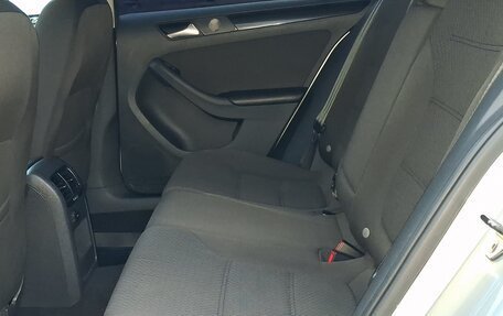Volkswagen Jetta VI, 2013 год, 990 000 рублей, 13 фотография