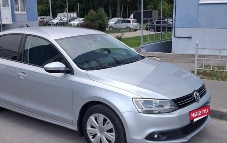 Volkswagen Jetta VI, 2013 год, 990 000 рублей, 4 фотография