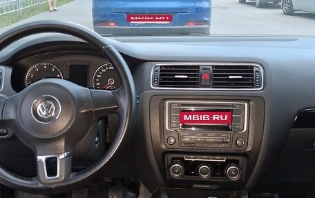 Volkswagen Jetta VI, 2013 год, 990 000 рублей, 14 фотография