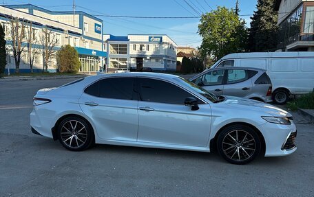 Toyota Camry, 2020 год, 2 500 000 рублей, 4 фотография