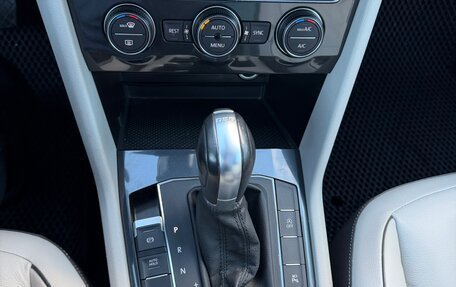 Volkswagen Tiguan II, 2018 год, 2 850 000 рублей, 14 фотография