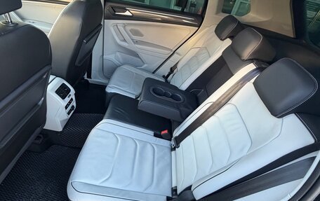 Volkswagen Tiguan II, 2018 год, 2 850 000 рублей, 34 фотография