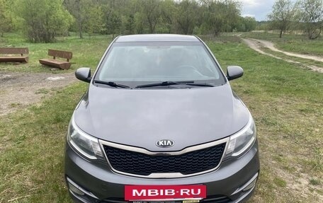 KIA Rio III рестайлинг, 2016 год, 700 000 рублей, 2 фотография