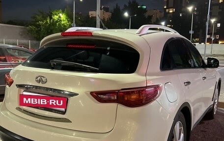 Infiniti FX II, 2012 год, 2 100 000 рублей, 3 фотография