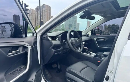 Toyota RAV4, 2024 год, 3 005 818 рублей, 9 фотография