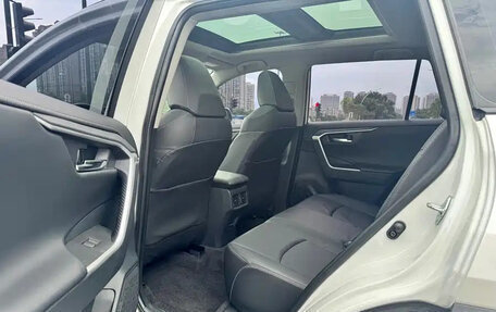 Toyota RAV4, 2024 год, 3 005 818 рублей, 10 фотография