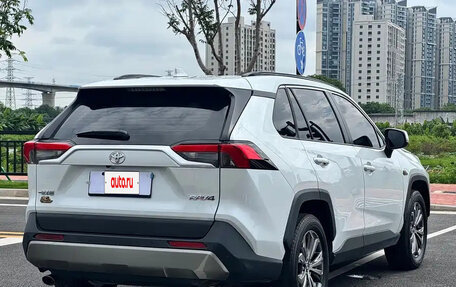Toyota RAV4, 2024 год, 3 005 818 рублей, 6 фотография