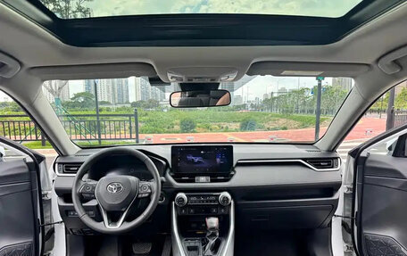 Toyota RAV4, 2024 год, 3 005 818 рублей, 11 фотография