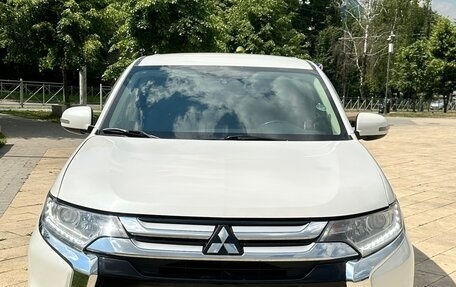 Mitsubishi Outlander III рестайлинг 3, 2015 год, 1 580 000 рублей, 3 фотография