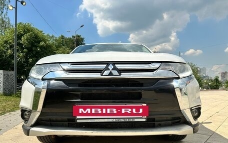 Mitsubishi Outlander III рестайлинг 3, 2015 год, 1 580 000 рублей, 14 фотография