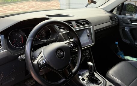 Volkswagen Tiguan II, 2019 год, 2 370 000 рублей, 7 фотография