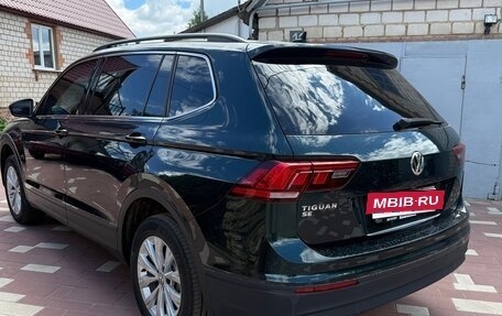 Volkswagen Tiguan II, 2019 год, 2 370 000 рублей, 4 фотография