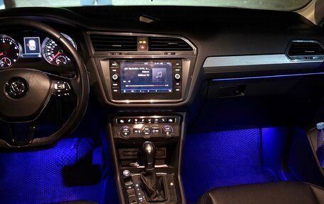 Volkswagen Tiguan II, 2019 год, 2 370 000 рублей, 14 фотография
