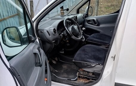 Peugeot Partner II рестайлинг 2, 2010 год, 300 000 рублей, 7 фотография
