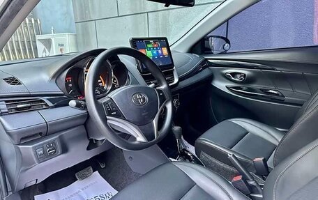 Toyota Yaris XP150 рестайлинг, 2022 год, 1 320 010 рублей, 5 фотография