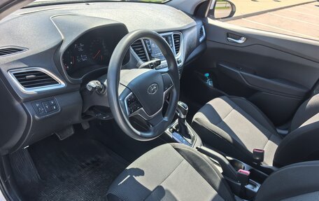 Hyundai Solaris II рестайлинг, 2021 год, 1 710 000 рублей, 5 фотография