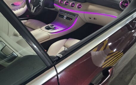 Mercedes-Benz E-Класс, 2018 год, 4 500 000 рублей, 14 фотография