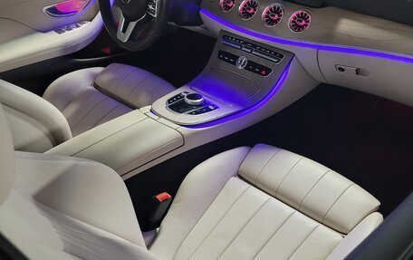 Mercedes-Benz E-Класс, 2018 год, 4 500 000 рублей, 17 фотография