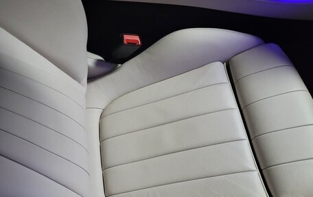 Mercedes-Benz E-Класс, 2018 год, 4 500 000 рублей, 16 фотография