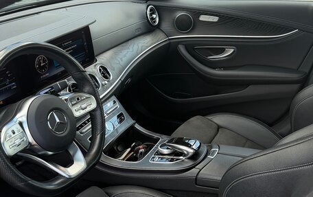 Mercedes-Benz E-Класс, 2020 год, 3 800 000 рублей, 9 фотография