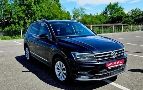 Volkswagen Tiguan II, 2018 год, 2 250 000 рублей, 2 фотография