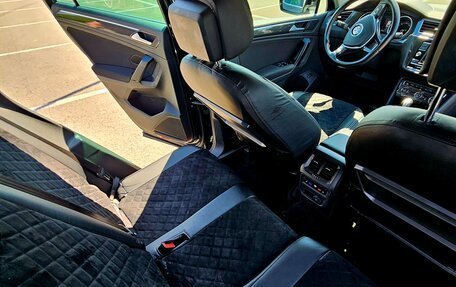 Volkswagen Tiguan II, 2018 год, 2 250 000 рублей, 13 фотография