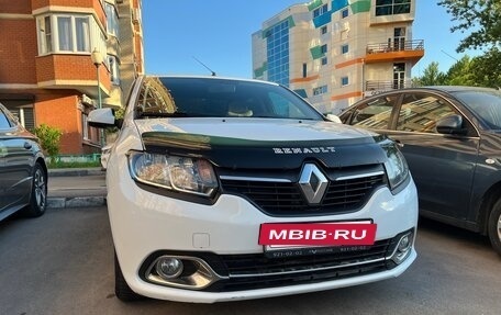 Renault Logan II, 2018 год, 1 050 000 рублей, 2 фотография