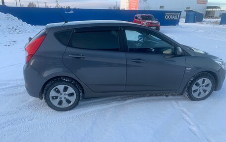 Hyundai Solaris II рестайлинг, 2016 год, 900 000 рублей, 3 фотография