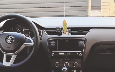 Skoda Octavia, 2018 год, 1 300 000 рублей, 18 фотография