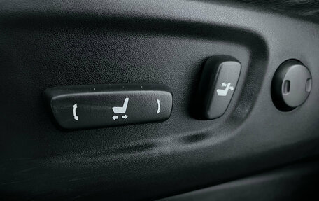 Toyota Land Cruiser Prado 150 рестайлинг 2, 2015 год, 3 497 000 рублей, 15 фотография