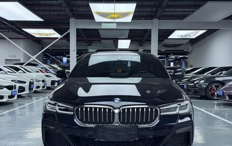 BMW 5 серия, 2022 год, 3 795 000 рублей, 2 фотография
