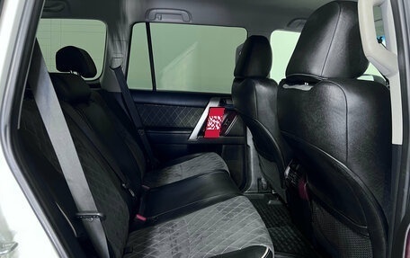 Toyota Land Cruiser Prado 150 рестайлинг 2, 2015 год, 3 497 000 рублей, 19 фотография